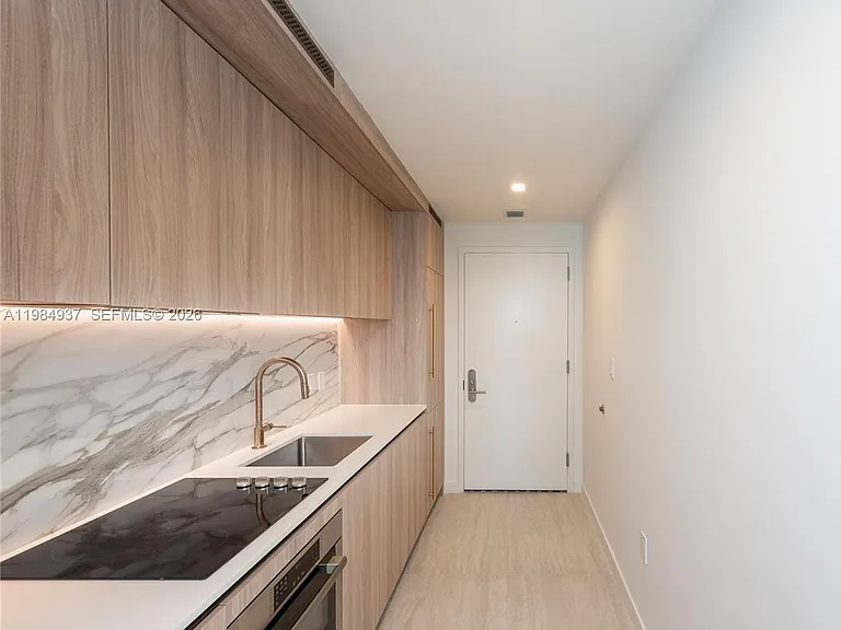 77 SE 5th St #4004 — Photo 7