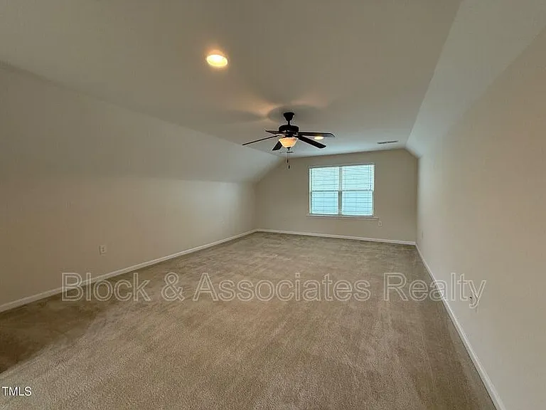 238 Begen St — Photo 32