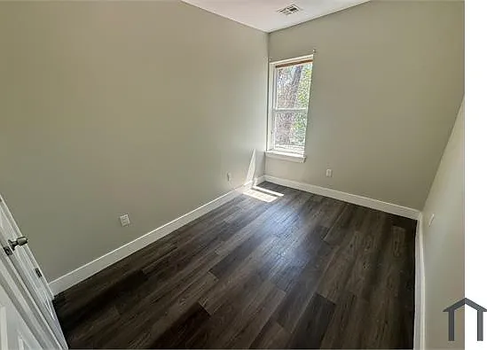 700 Chancellor Ave #302 — Photo 3