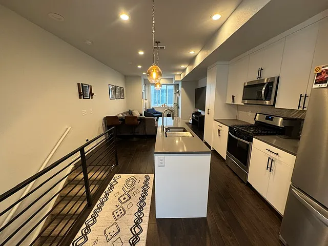 3372 S Pearl St #B — Photo 12