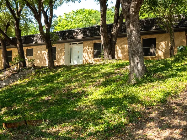 605 Blue Lake Dr, Fort Worth, TX 76103