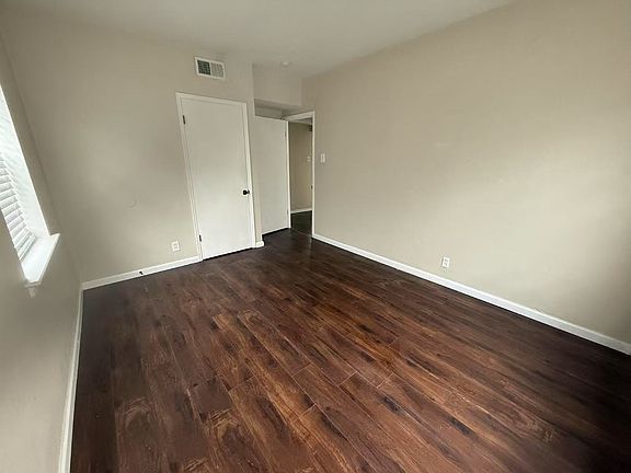 2nd image of 7156 Vernon Ave #7156