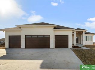 20927 Hartman Ave, Elkhorn, NE 68022