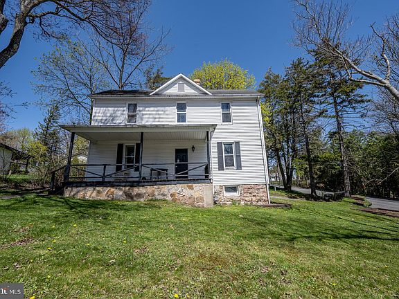5th image of 620 E Green St