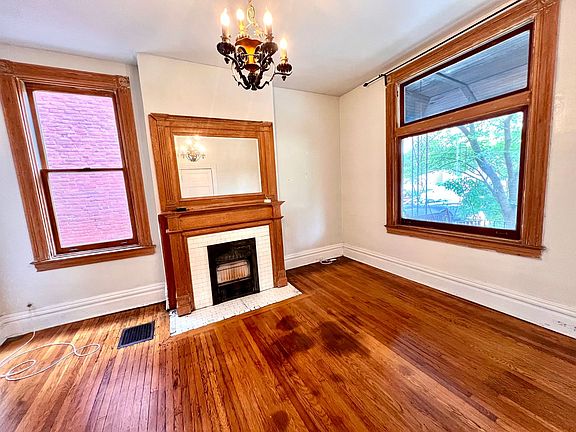 4th image of 5735 Howe St APT 1
