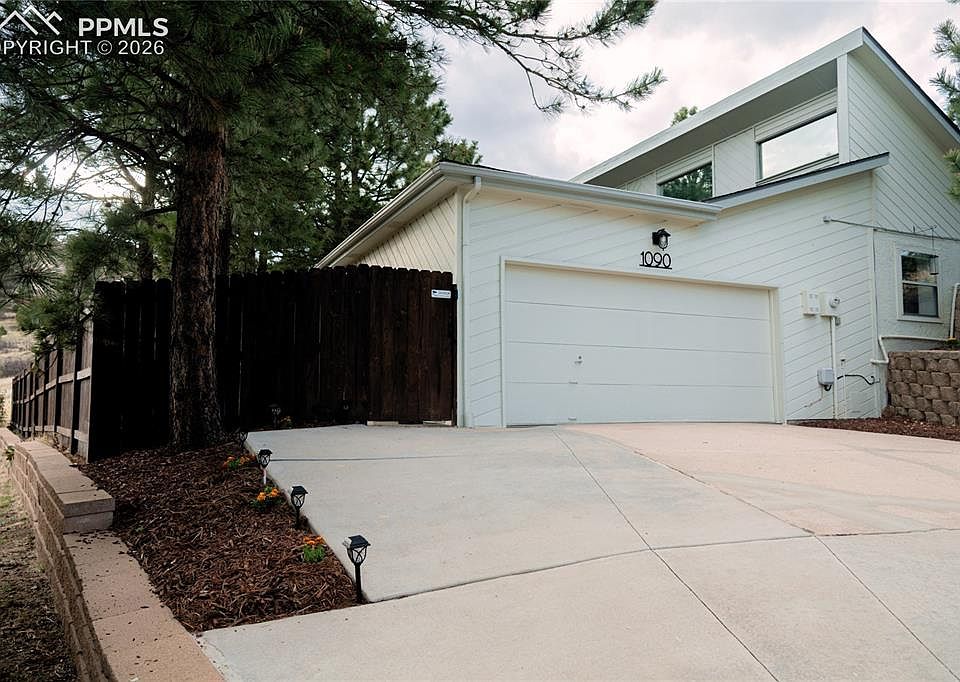 1st image of 1090 War Eagle Dr N