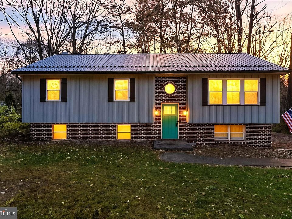 1st image of 297 Oakbrook Dr