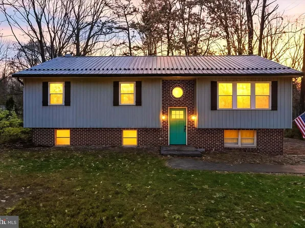297 Oakbrook Dr, Birdsboro, PA 19508