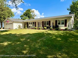 1048 Shelter Ln, Lansing, MI 48912