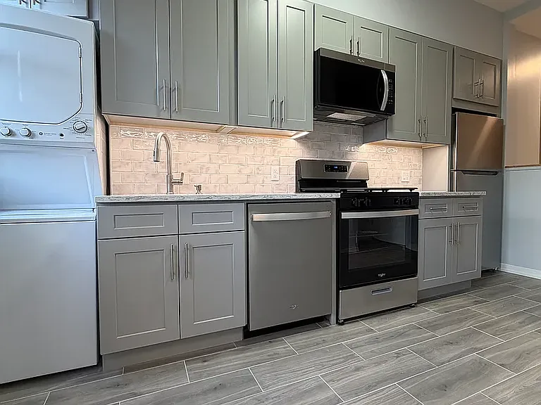 616 Manhattan Ave #3R — Photo 8