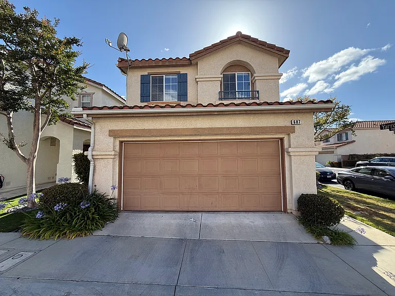 607 Hooper Ave — Photo 1