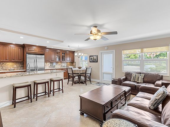 3rd image of 1005 Islewood D #1005