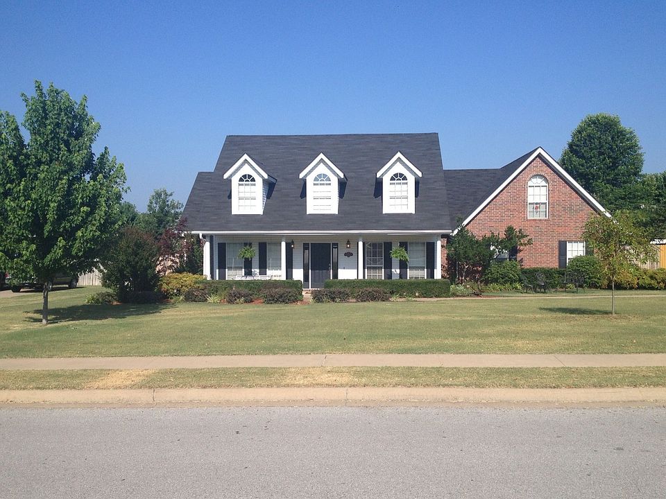 1st image of 1921 N Buckley Dr