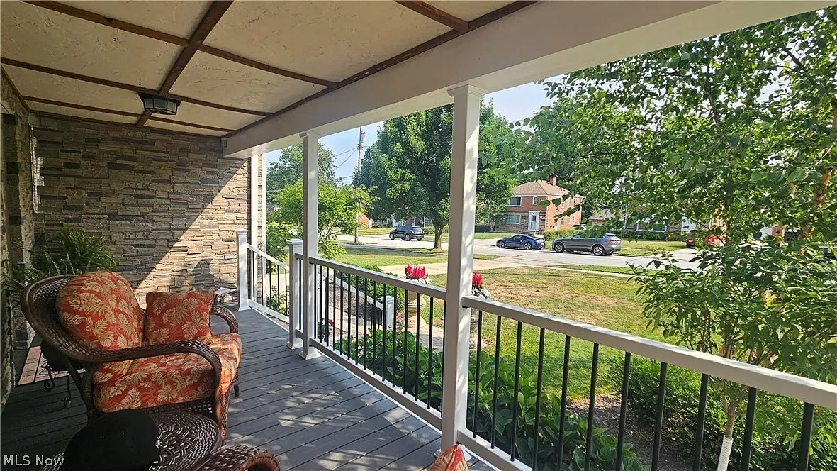 3 bed, 3136 sqft, $2,600 — Photo 2