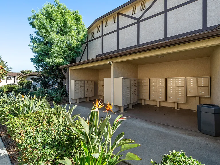 Temecula Gardens Apartments — Photo 14