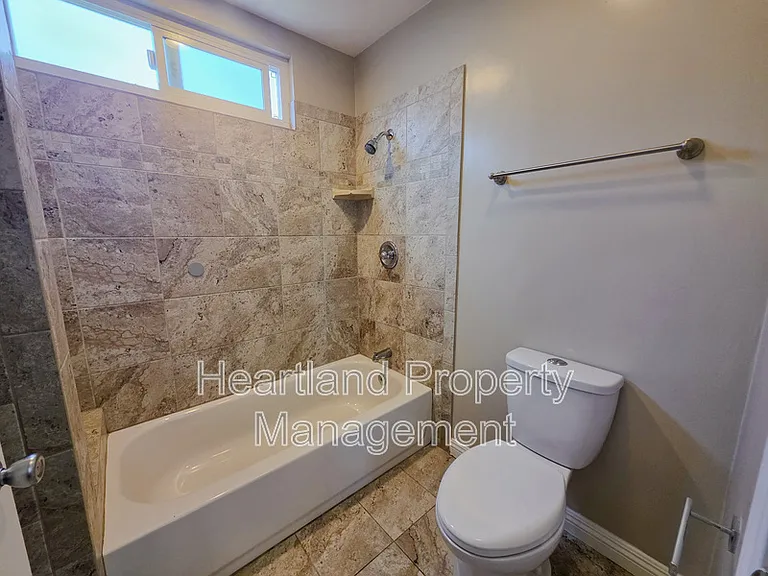 3430 Helix St #4 — Photo 9