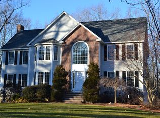 14 Glenwood Rd, Windham, NH 03087