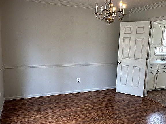 4th image of 4826 Keith Dr