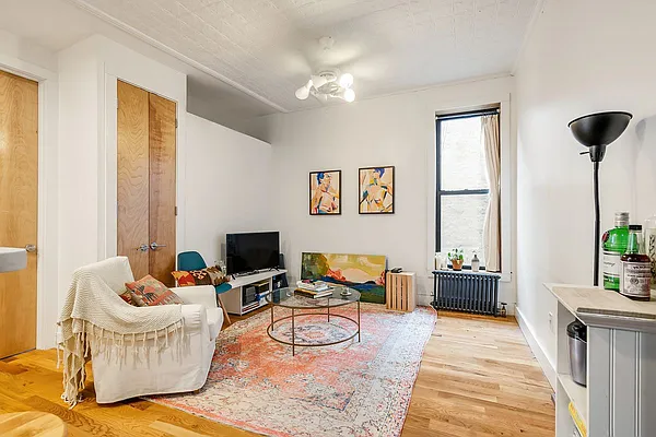 Rented by MNS | media 9