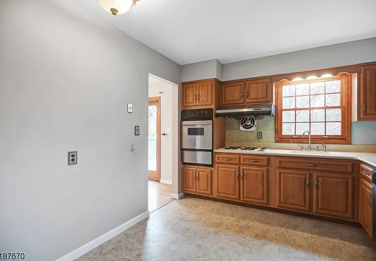 28 Bear Brook Ln — Photo 9