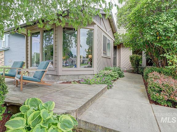 3rd image of 398 E Mango Dr