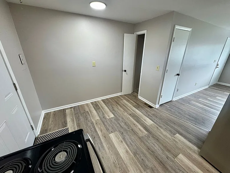 4944-4958 Arbor Village Drive — Photo 8