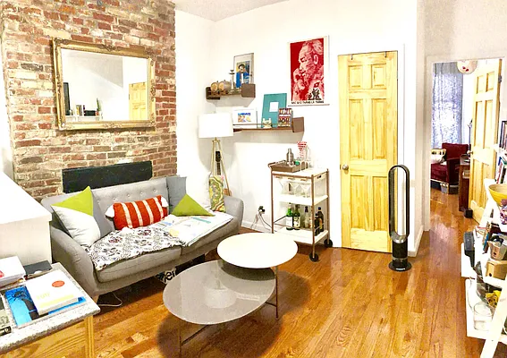 Rented by Warburg | media 27