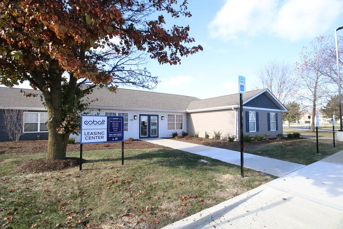 Building Photo - 393 N County Road 300 E