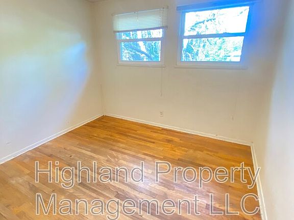 4th image of 1245 NE Cove Way
