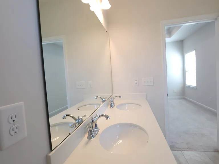 2561 Grantham Place Dr — Photo 57