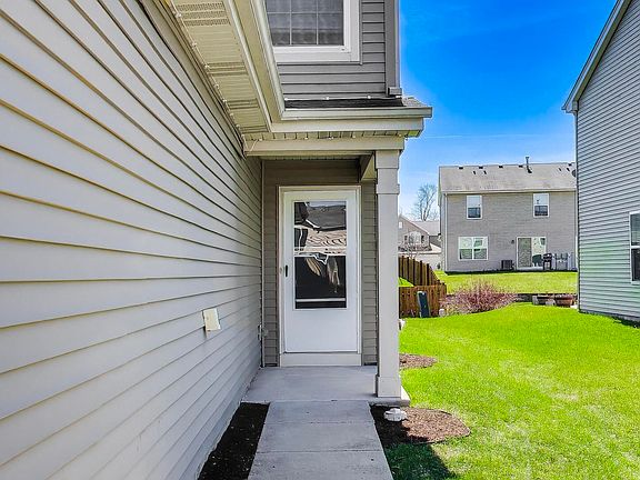 3rd image of 2631 Carlisle Ln
