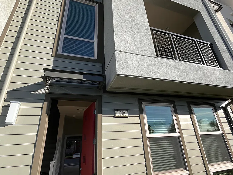 1709 Hazelnut Ln — Photo 54