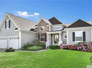 547 Hartmanns Farm Rd, Riverhead, NY 11901