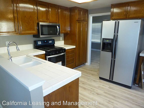 4th image of 7230 Woodvale Ct