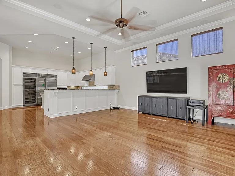6464 Bellamalfi St — Photo 26