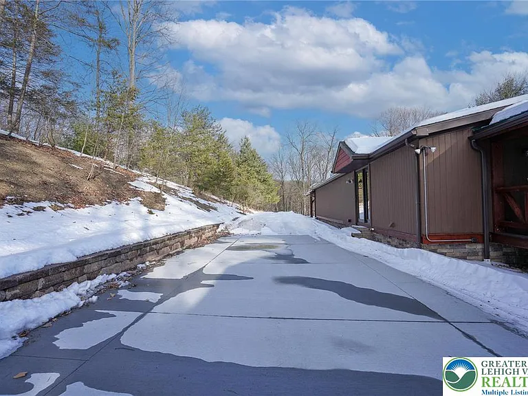 371 Green Tree Dr — Photo 18