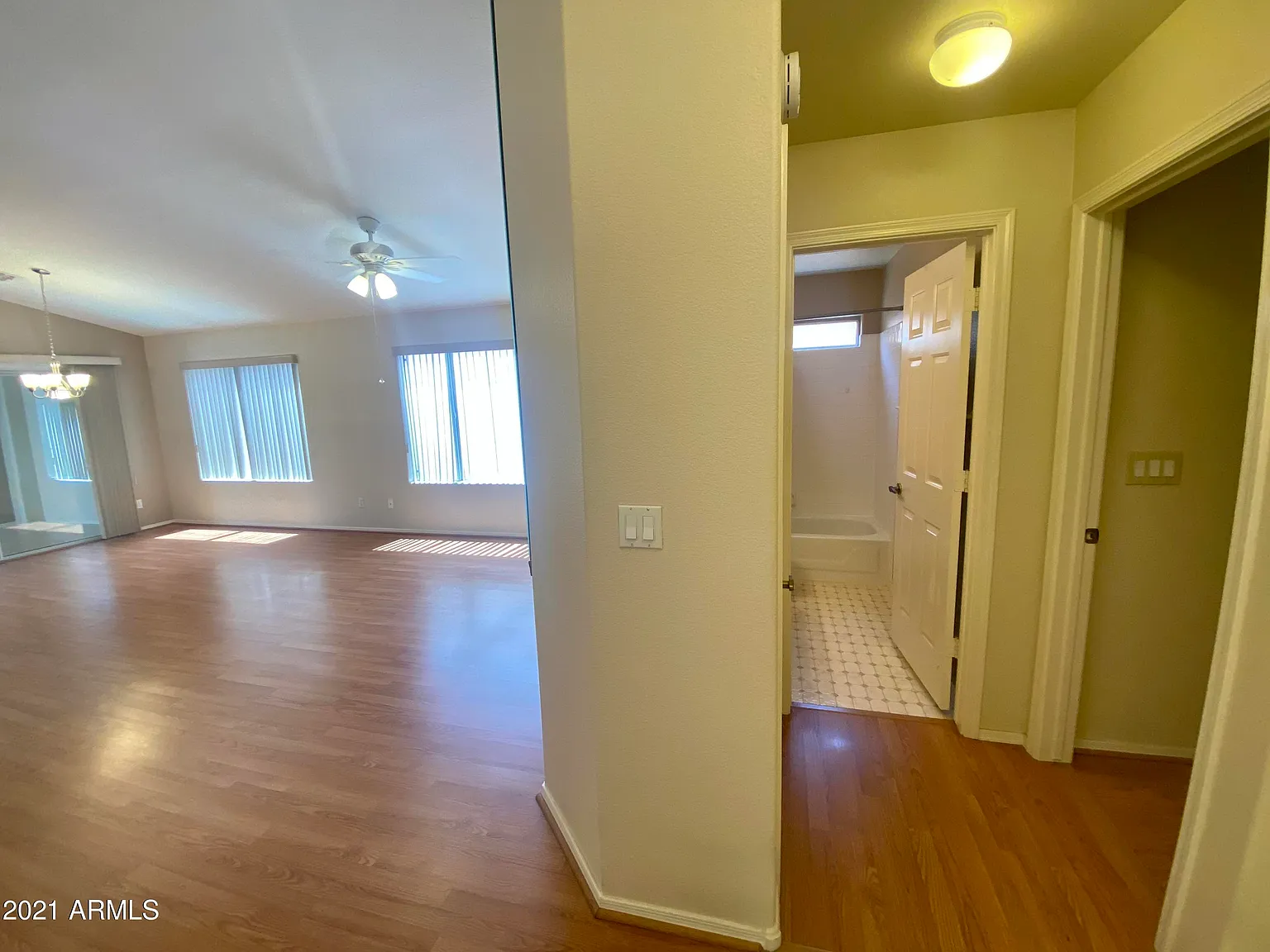 2 bed, 2.0 bath, 1081 sqft, $1,650 — Photo 3