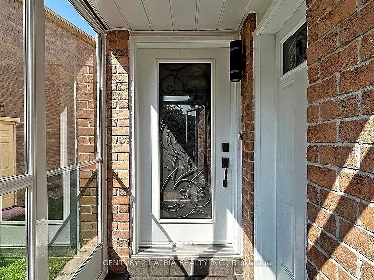 92 Jaffray Rd #UPPER — Photo 2
