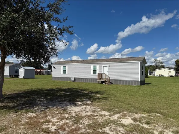 1141 NW 12th Ln, Lake Panasoffkee, FL 33538