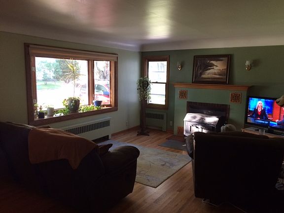2nd image of 212 S Lincoln St