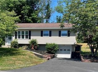 Bollinger Dr, Mount Bethel, PA 18343