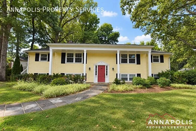 300 S Cherry Grove Ave