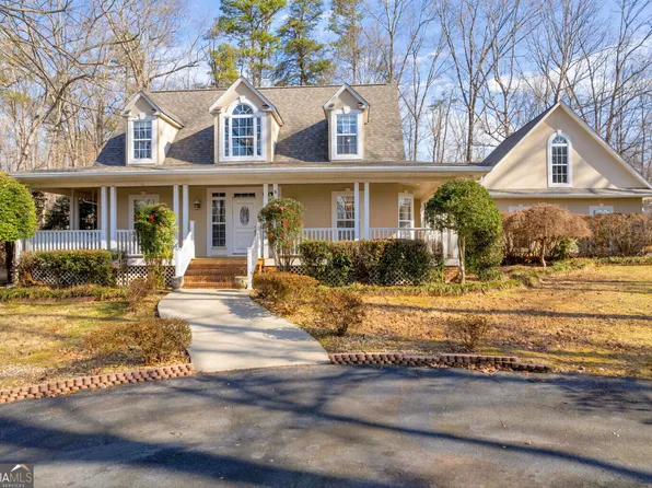 116 Grand Oaks Dr, Clarkesville, GA 30523