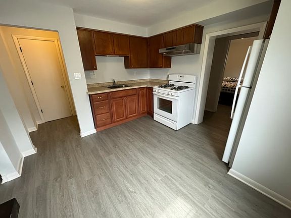 2nd image of 410 N 4th St #2
