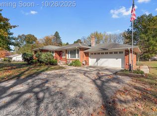 18185 Hannan Rd, New Boston, MI 48164