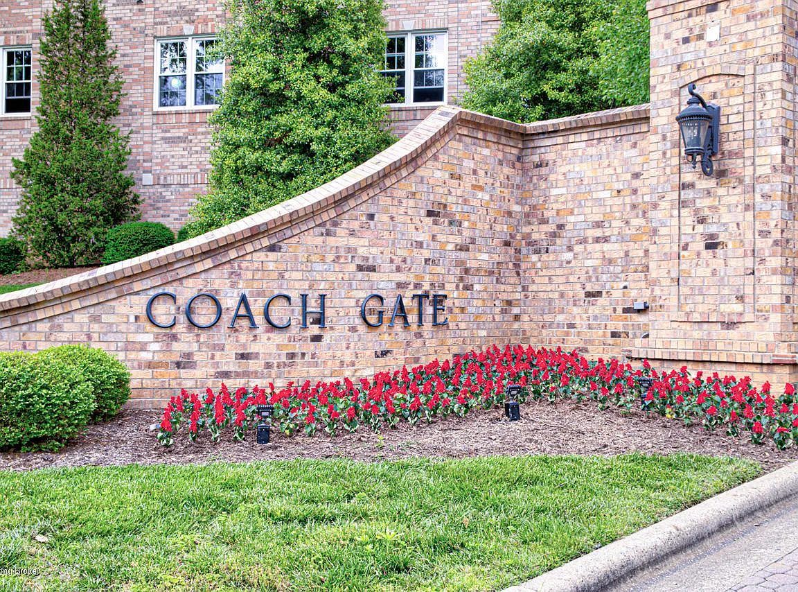 5800 Coach Gate Wynde APT 267, Windy Hills, KY 40207 | Zillow