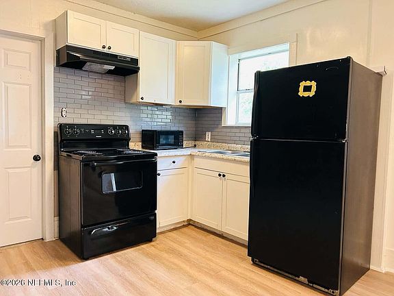 5th image of 2860 WICKWIRE Street