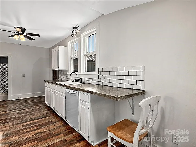 N Peak St — Photo 12