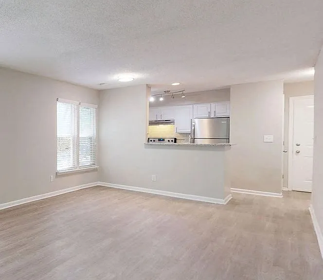 Willow Bend Apartments — Photo 4