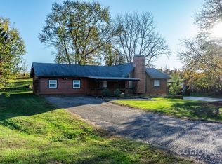 241 Pinecrest Ct, Taylorsville, NC 28681